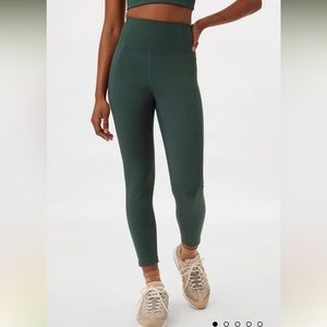 Girlfriend Collective Compressive High Rise Legging in Moss